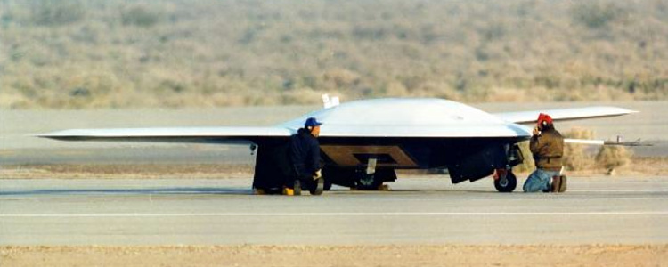 Boeing Lockheed Martin RQ-3A Darkstar UAV reconnaissance stealthy unmanned vehicle