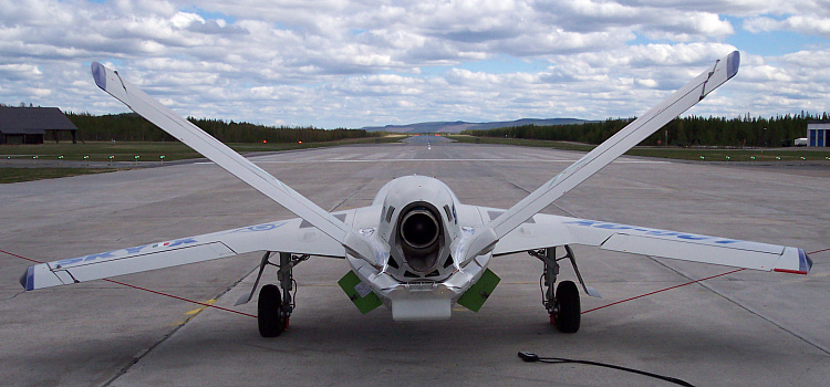 Alenia Sky-X UCAV demonstrator UCAS unmanned combat air vehicle XD-001 prototype