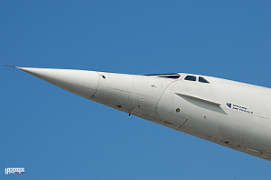 Concorde tilting front fuselage cockpit supersonic passanger aeroplane