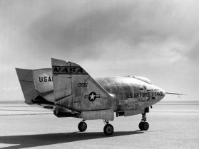 Martin Marietta X-24A lifting body USAF NASA plane vehicle aircraft