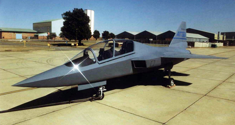 DASA EADS AT-2000 mockup MAKO HEAT advanced european trainer