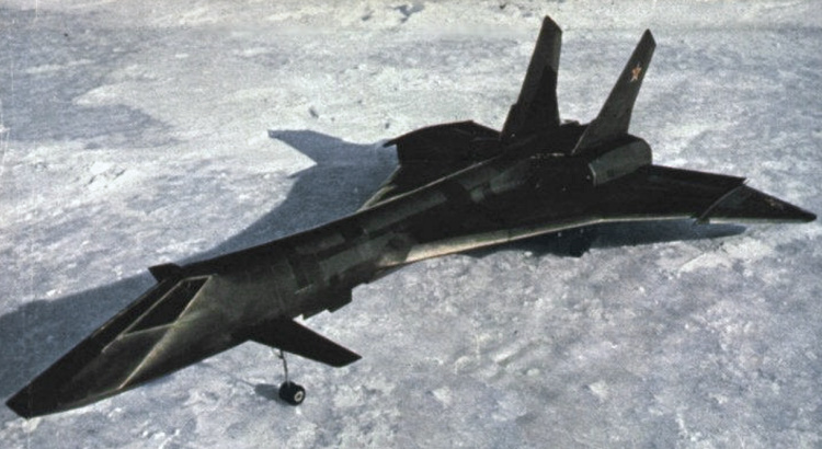 MiG-37 Firefox movie Clint Eastwood stealth soviet fithter plane fiction film fantasy fake Craig Thomas