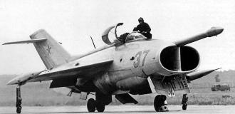 Yakovlev Yak-36 experimental VTOL development attack plane fighter